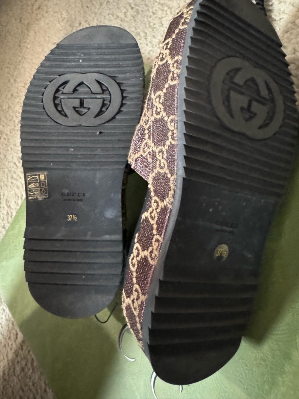 Gucci 💯% Authentic chunky GG Canvas Slide Mules with Black Footbed - Size 37 1/2 - Picture 7 of 11